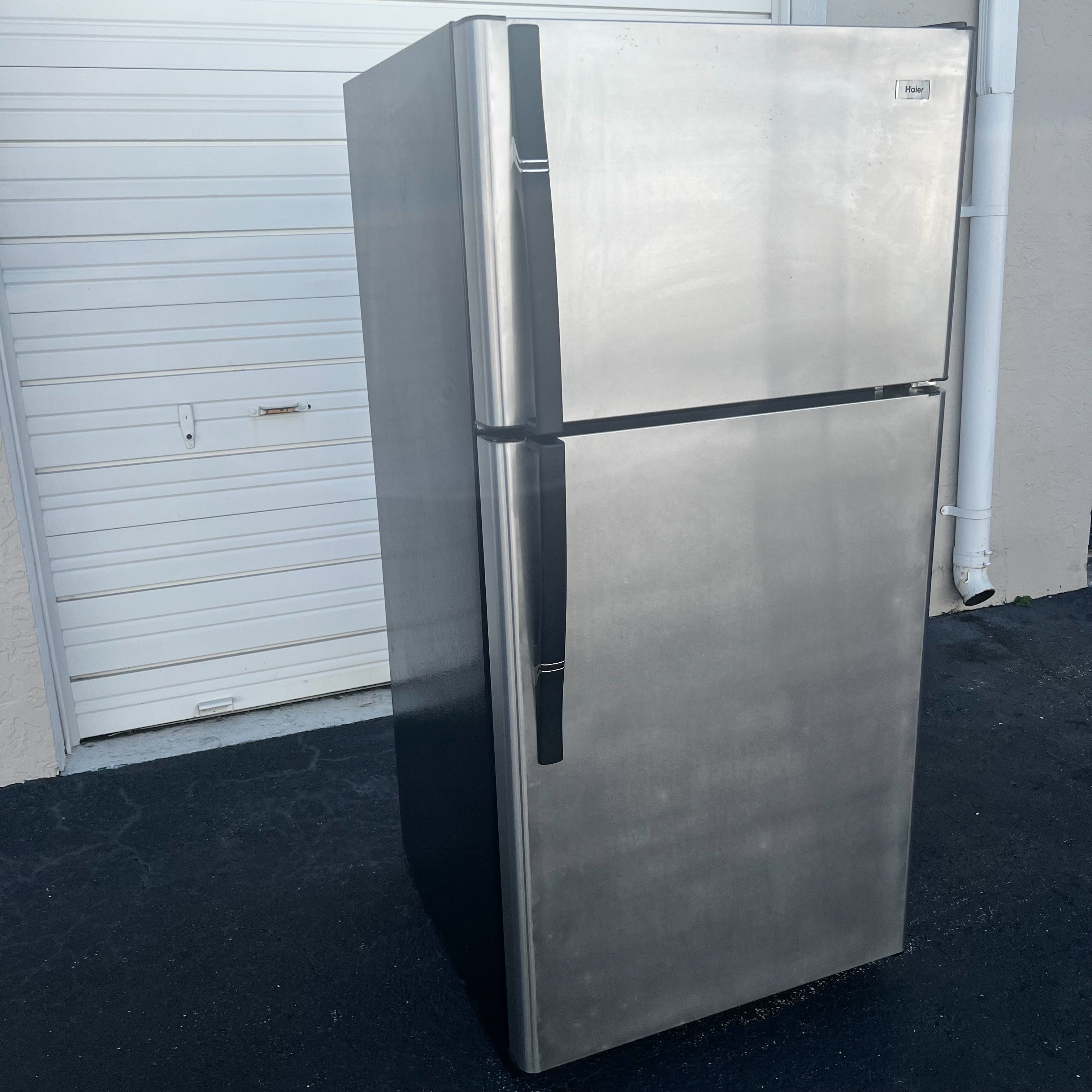 Haier Stainless Steel Top and Bottom Refrigerator Haier Stainless Steel Top and Bottom Refrigerator